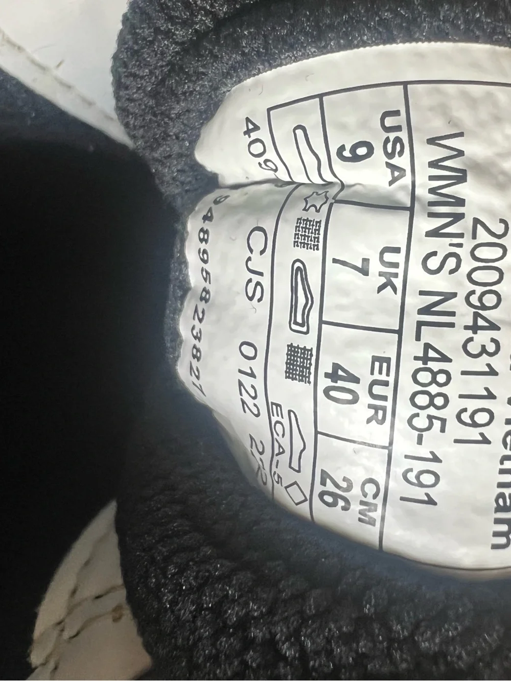 Sorel Explorer II - Sneaker Boots - Women’s Size 9 - New With Tags